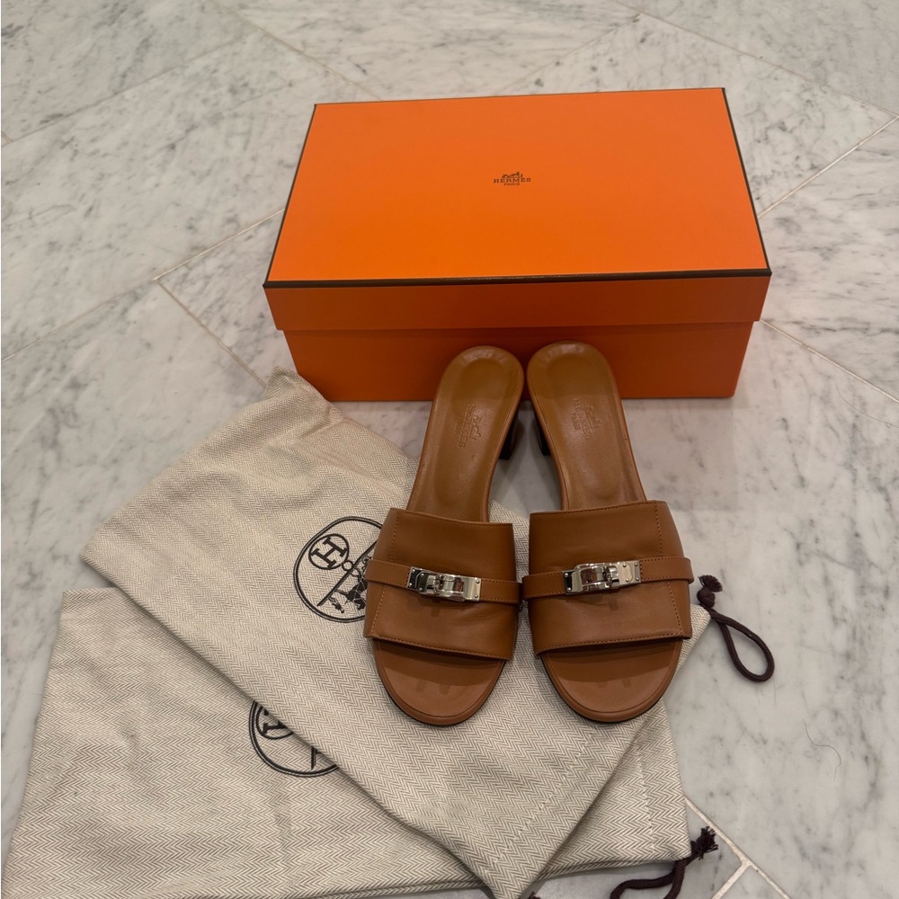 Hermes Gigi sandal